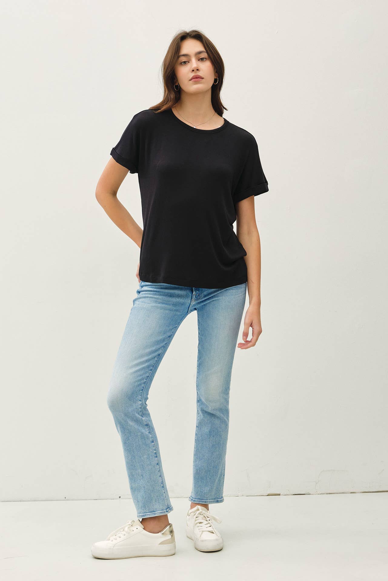 LIGHTWEIGHT MODAL BASIC FLOWY TEE  : Black / M