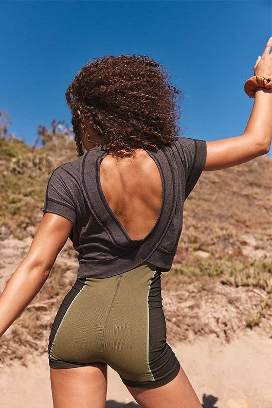 Slouchy wrapped cutout back short sleeve workout tee top: Pink / L